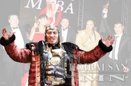 Ерөнхийлөгчийг "мүүнчин"-дэх нь өв соёлыг минь давхар буртаглаж байна Ерөнхийлөгчийг "мүүнчин"-дэх нь өв соёлыг минь давхар буртаглаж байна