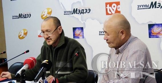 АСЕМ-д ажилласан жолооч нар  Жуух бичиг бус ажлын хөлсөө авмаар байгаагаа Ерөнхийлөгчид хэлнэ гэв