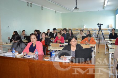 Дорнод их сургуулийн магистрын хөтөлбөрийн оюутны эрдэм шинжилгээний хурал