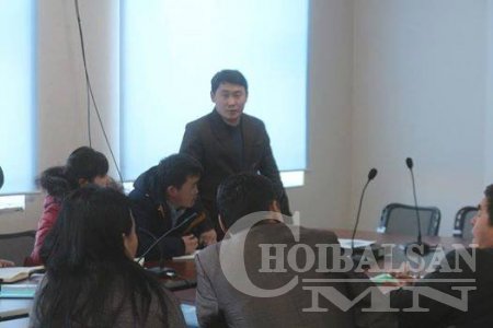 Баяндун сумын ИТХ-ын төлөөлөгчид тулгамдаж буй асуудлаар хэлэлцэв