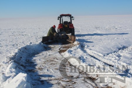 Сумын төв орчмын бэлчээрийн цасыг хагалах ажлыг зохион байгууллаа