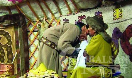Монголчуудын цээрлэх ёсноос: Айлд айлчлах ину