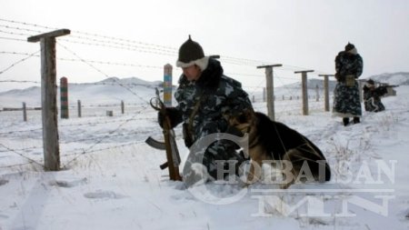 Хятадын хилийг машинаар дайрч гараад Монголын хил дотор баригджээ