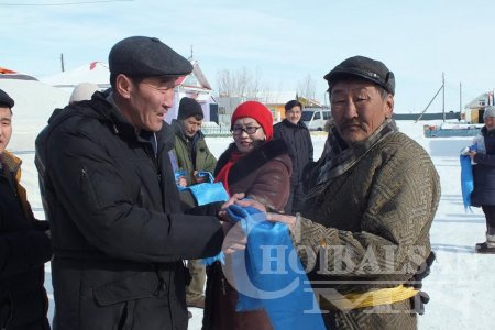 "Зориг сан"-аас Дашбалбар сумын иргэдэд гэр олголоо