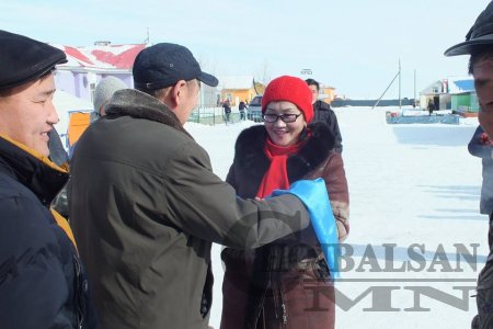 "Зориг сан"-аас Дашбалбар сумын иргэдэд гэр олголоо