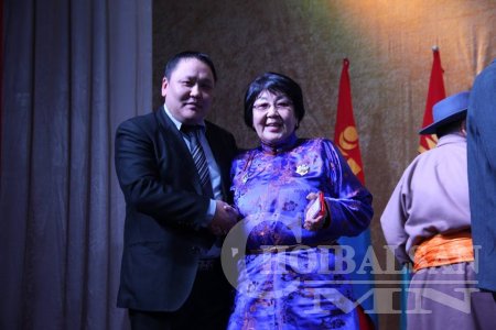 САР ШИНИЙН БОСГОН ДЭЭР ТӨРИЙН ДЭЭД ШАГНАЛ ГАРДУУЛАХ ЁСЛОЛЫН АРГА ХЭМЖЭЭ БОЛЛОО