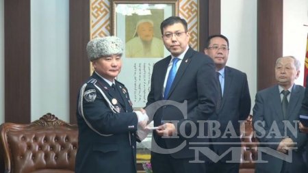 ТӨРИЙН ДЭЭД ОДОН МЕДАЛЬ ГАРДУУЛАВ