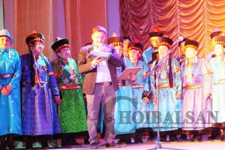  Дорнод аймгийн "Эгшиглэнт аялгуу" хамтлаг Дашбалбар суманд уран бүтээлийн тоглолт  хийв