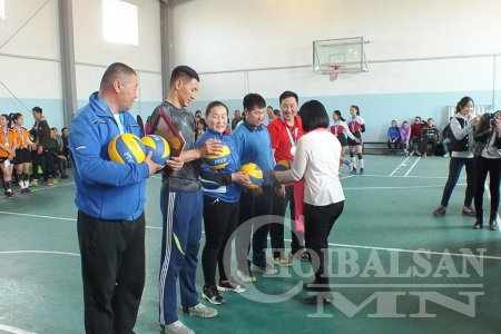 Спортын мастер Б.Дашдаваа агсны нэрэмжит  гар бөмбөгийн аварга шалгаруулах тэмцээн болж өндөрлөлөө