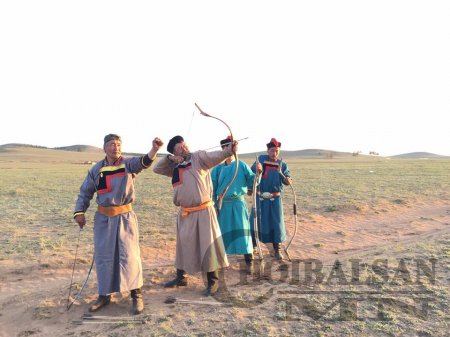 Баян-Уул сумын НЭЭЛТИЙН харваа Халх, Буриад, хүүхдийн харвааны төрлүүдээр зохион байгуулагдлаа