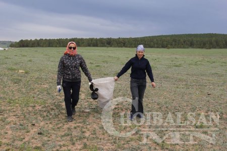 Баян-Уул сумын иргэд нийтийн субботник хийлээ