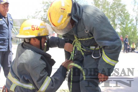 Аймгийн Онцгой байдлын 4-р салааны хамт олон тэргүүн байр эзэллээ
