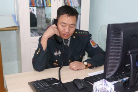 Нээлттэй утас 7058-2233-т Шүүхийн шийдвэр гүйцэтгэх газрын төлөөлөгч, ахмад ...