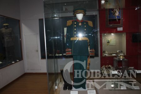 Үндэсний түүхийн музейд хадгалагдан буй Бидний Маршал Чойбалсан