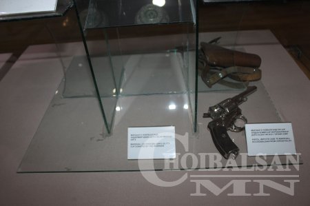 Үндэсний түүхийн музейд хадгалагдан буй Бидний Маршал Чойбалсан