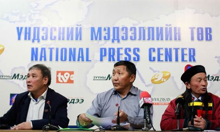 Цагаан-Овоо суманд алтны уурхай орох гэж байгааг нутгийн иргэд эсэргүүцлээ