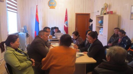ХАЛХГОЛ СУМЫН ЗАСАГ ДАРГЫН ТАМГЫН ГАЗРААС “АХМАДАА СОНСОХ ӨДӨР”-ИЙГ ЗОХИОН БАЙГУУЛЛАА