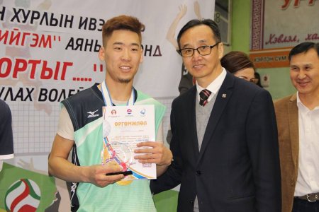 Аймгийн аварга шалгаруулах Гар бөмбөгийн тэмцээнд Чулуунхороот сум тэргүүлжээ