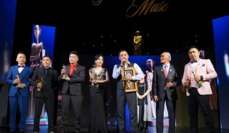 Хөгжимт драмын таетрын уран бүтээлчид Гэгээн Муза олон улсын наадмын Шилдги ...