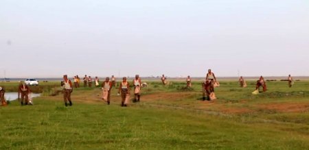 Зэвсэгт хүчний 327 дугаар ангиас санаачлан Хэрлэн голын хогийг цэвэрлэлээ