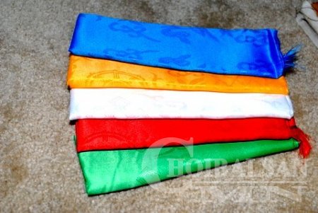 Цагаан сар: Хадаг, архи хоёрыг хадгалж чадсан айлд эд мөнгө тогтдог