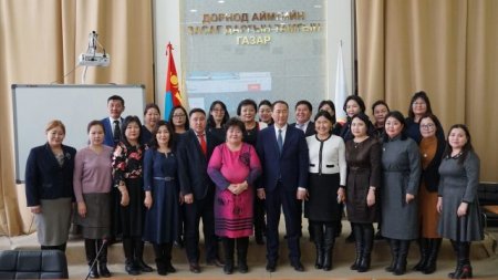 Дорнод аймгийн Ерөнхий боловсролын сургууль, цэцэрлэгийн эрхлэгч, өрхийн эрүүл мэндийн төвийн удирдлагуудтай 2019 оны гүйцэтгэлийн төлөвлөгөөнд гарын үсэг зурлаа