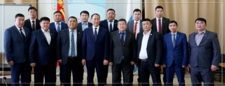 Аймгийн Засаг дарга сумдын Засаг даргатай 2019 онд байгуулах гүйцэтгэлийн төлөвлөгөөнд гарын үсэг зурлаа