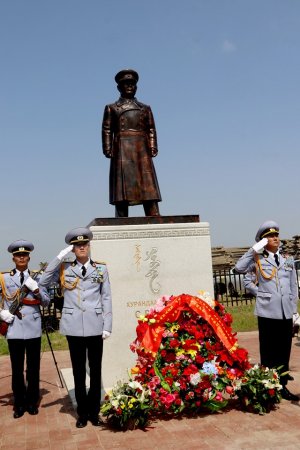 ХУРАНДАА ГЕНЕРАЛ С.РАВДАНГИЙН ХӨШӨӨНИЙ НЭЭЛТ БОЛЛОО