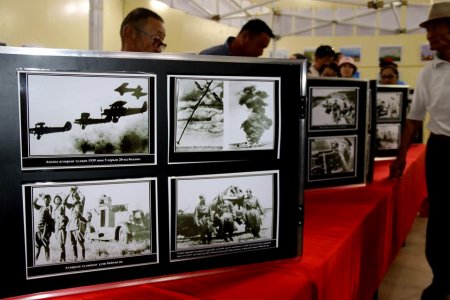 “ХАЛХЫНГОЛ 80” ГЭРЭЛ ЗУРГИЙН ҮЗЭСГЭЛЭН НЭЭЛТЭЭ ХИЙЛЭЭ