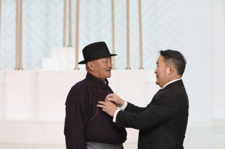 "Ялалт" музейн захирал Л.Мягмарсүрэнд Монгол Улсын Гавьяат цол хүртээлээ