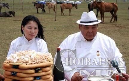 Т.Баясгалан:Хүмүүс Жавхаа бид хоёрыг гэр бүл болоосой гэж хүстэл нь дуулж чадсан