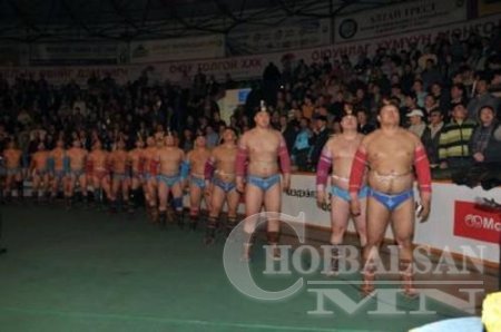 Цагаан сарын түрүү бөх С.Мөнхбат уу, Р.Пүрэвдагва уу