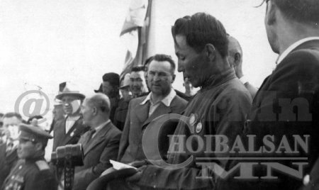 Д.Сүхбаатарын хөшөөний түүхэн зураг