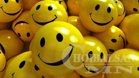 Инээмсэглэл дүүрэн нэгний өөдөөс ямар ч хүн хариу инээмсэглэхгүй өнгөрч чад ...