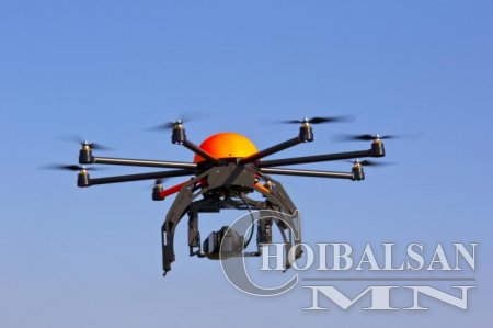 Японы Ерөнхий сайдыг нисэгчгүй онгоцоор мөрджээ