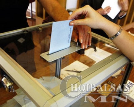 Багш нарынхаа цалинг тавьж чадахгүй байж 8 тэрбумаар наргидаг 