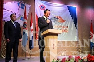 Газрын Д.Дамдинбазар буцан ирж М.Бадамсүрэн “бажигдаж” байна