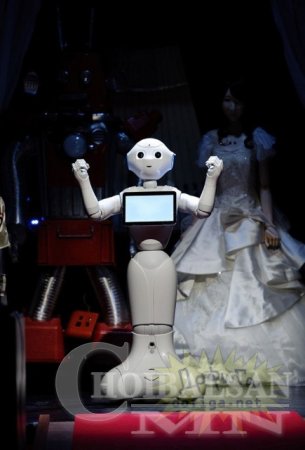 Японд дэлхийн анхны роботын хурим болжээ