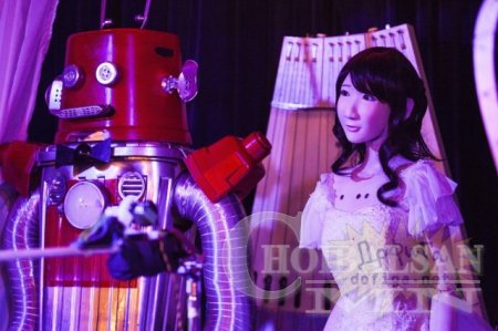 Японд дэлхийн анхны роботын хурим болжээ