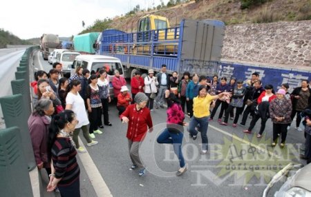 Бөглөрөлд орсон Хятадууд юу хийдэг вэ?