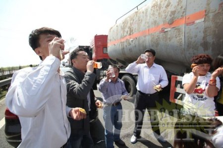 Бөглөрөлд орсон Хятадууд юу хийдэг вэ?