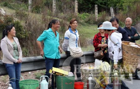 Бөглөрөлд орсон Хятадууд юу хийдэг вэ?