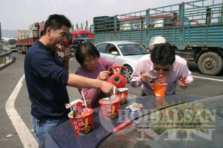 Бөглөрөлд орсон Хятадууд юу хийдэг вэ?