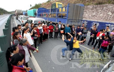 Бөглөрөлд орсон Хятадууд юу хийдэг вэ?