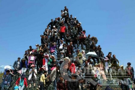 Хүн ихэдвэл ингэдэг…