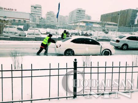 СЭРЭМЖЛҮҮЛЭГ: Сарын сүүлчээр шороон болон цасан шуургатай