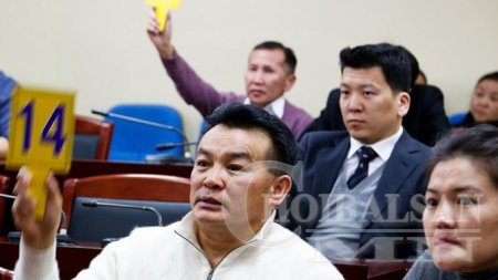 Дуудлага худалдаанд ялагчид газраа авалгүй орхижээ