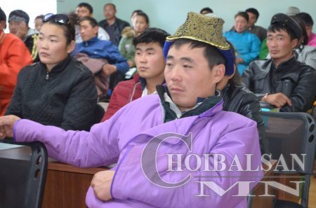 Хулдын залуус дэндүү дэгжин