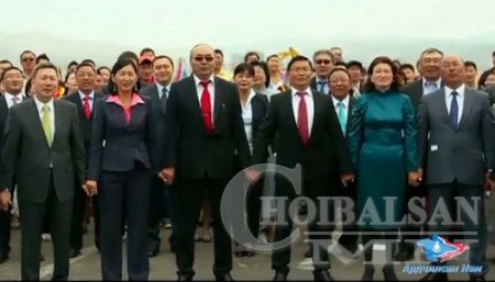 АН-д задрал эхлэхийн дохио биш биз байгаа?