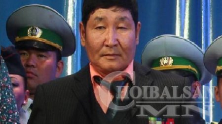 В.Буяндэлгэр: Амьдрал дээр байгаа бодит зүйлээ мэдэхгүй, зөвхөн ширээний араас л номын үгээр удирдах болж